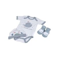 СЕТ БЕБЕШКА ШАПКА С БОДИ И ЧОРАПКИ ЗА НОВОРОДЕНО - Намален текстил за бебето
